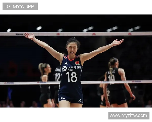 中国女排迎战土耳其队全力争胜展现拼搏精神与团队合作魅力